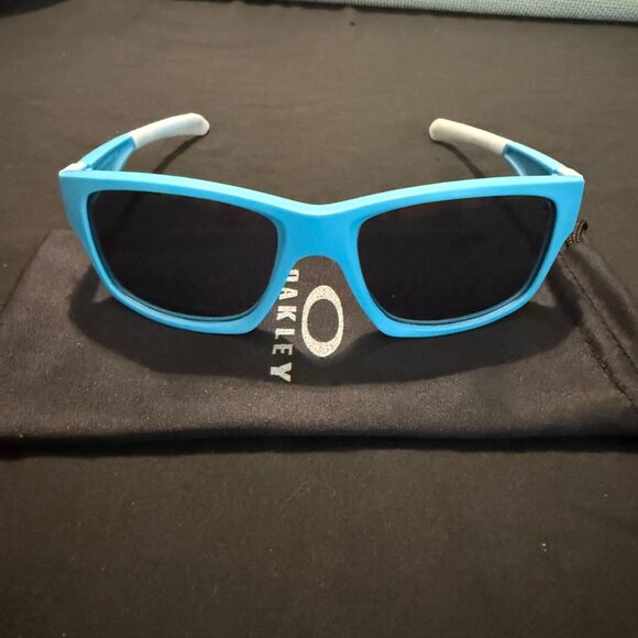 Oakley Jupiter Mens Sunglasses Black Lenses - Picture 4 of 8